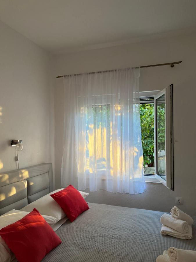 Apartmani Tamaris Vinišće Eksteriør billede