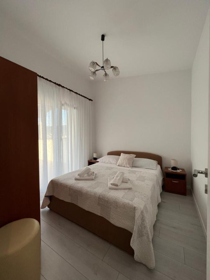 Apartmani Tamaris Vinišće Eksteriør billede