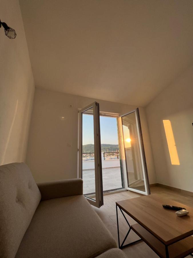 Apartmani Tamaris Vinišće Eksteriør billede